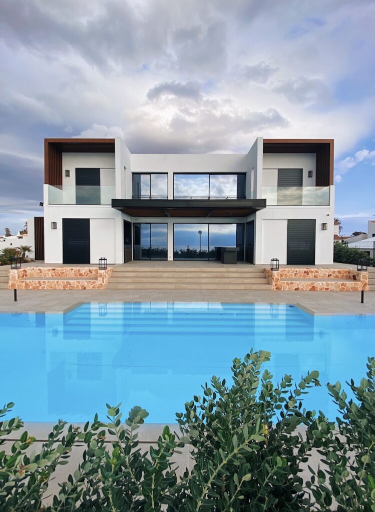 Stage hôtelier en Grèce – resort 4 étoiles en bord de mer, Crète ou îles grecques